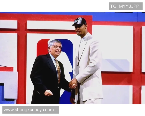 邓肯笑背后的故事与篮球传奇的深刻影响解析 邓肯笑背后的故事与篮球传奇的深刻影响解析