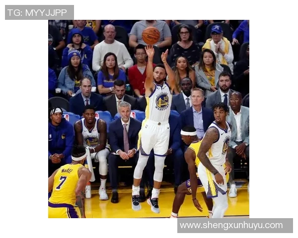 湖人勇士季前赛精彩对决回顾10月13日全场录像精彩瞬间分析 湖人勇士季前赛精彩对决回顾10月13日全场录像精彩瞬间分析