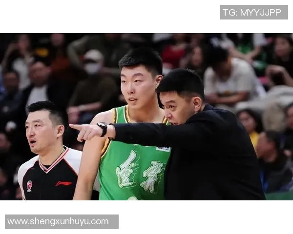 广东与辽宁总决赛首战激战正酣双方球员全力以赴争夺胜利荣耀